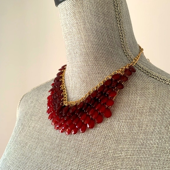 Red Ombré jewel statement necklace - Picture 5 of 7